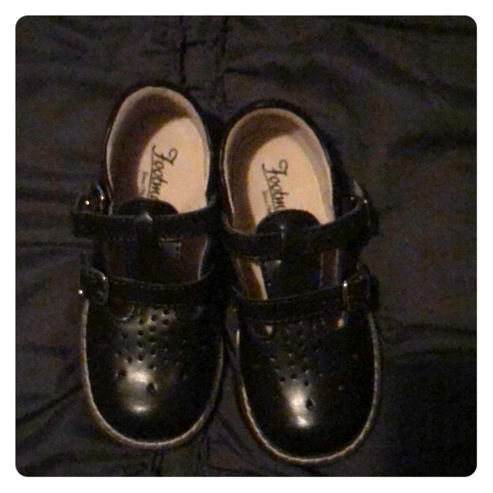 Little girls leather shoe